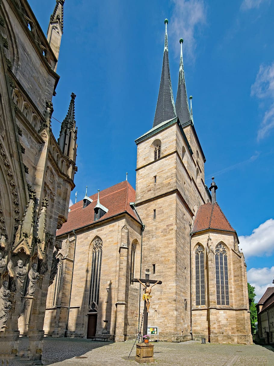 severikirche, erfurt, Turingia Alemanya, Alemanya, barri antic, llocs d'interès, edifici, història, europa, arquitectura, fe, religió, Església, lloc de culte, creença, estructura construïda, espiritualitat, exterior de l'edifici, cel, el passat, torre, vista d’angle baix, creu, dia, destinacions de viatge, cap gent, fletxa, rellotge, a l'aire lliure, estil gòtic, 4K