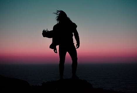silhoutte, persoană, permanent, Munte, siluetă, om, corp, apă, vânt, gradient, apus de soare, o persoana, cer, lungime totală, oameni adevărați, frumusețe în natură, scenice - natura, stiluri de viață, Activitatea de agrement, natură, teren, o scenă liniștită, adult, liniște, culoare portocalie, scenă non-urbană, mare, 4K, CC0, domeniu public, fără drepturi de autor