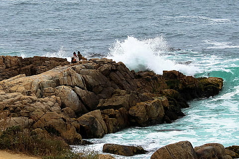 oceà, amor, mar, naturalesa, rock - object, línia de costa, platja, onada, rock, aigua, sòlid, moviment, bellesa a la natura, trencament, terra, formació de roca, poder, esport aquàtic, surf, gent, poder a la natura, esquitxades, colpejar, a l'aire lliure, litoral rocós, 1080P, CC0, domini públic, lliure de regalies