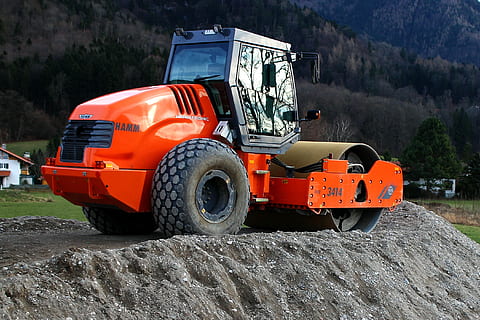 arancia, grigio, rullo compressore, giorno, rotolo, rullo monocilindro, laminatoio, veicolo, macchina da costruzione, costruzione della strada, compattazione, macchina, tecnologia, lavoro, macchina da lavoro, posto, rullo di costruzione di terra, hamm, Hamm 3414, mezzi di trasporto, modo di trasporto, veicolo terrestre, colore arancione, natura, rosso, nessuno, terra, camion, montagna, all'aperto, pianta, albero, veicolo a motore, autopompa, concentrarsi sulle conoscenze acquisite, campo, incidenti e disastri, macchinario, ruota, 2K, CC0, dominio pubblico, privo di copyright