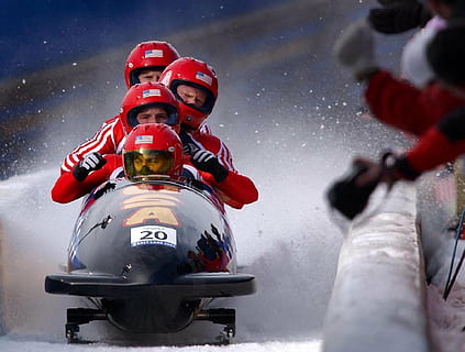 vier, Mann, Reiten, schwarz, Fahrzeug, Eis, Bob fahren, Mannschaft, Lauf, Olympia, Wettbewerb, Sport, Winter, Männer, Geschwindigkeit, Sportler, Abenteuer, Schnee, Sturzhelm, Sportrennen, Helm, Erwachsene, Transport, Gruppe von Leuten, Menschen, Transportmittel, Bewegung, Mitte Erwachsener, Taille hoch, Vorderansicht, Tag, Kleidung, Männer mittleren Alters, draußen, kalte Temperatur, schneit, 1080P, CC0, gemeinfrei, lizenzfrei