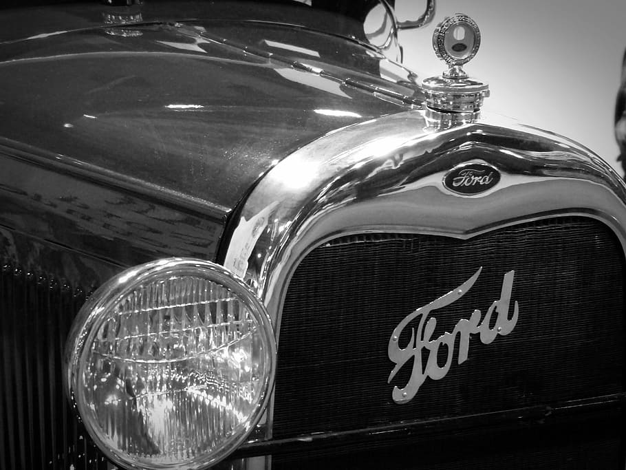 oldtimer, ford, punt de mira, emblema, clàssic, graella, automòbil de cotxes d'època, frontal, cos de nobel, vista frontal, fars del cotxe, cotxe, passat de moda, transport, estil retro, cotxe d'època, cotxe de col·leccionista, manera de transport, vehicle terrestre, automòbil, faro, equips d’il·luminació, cap gent, primer pla, text, dia, metall, a l'aire lliure, brillant, vidre - material, reflexió, il·luminat, antiguitat, crom, luxe, 4K