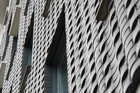 amsterdam, edificio, material, textura, arquitectura, estructura construida, exterior del edificio, vista de ángulo bajo, modelo, antecedentes, edificio de oficinas exterior, nadie, día, pared - característica de la construcción, ciudad, fotograma completo, luz del sol, naturaleza, al aire libre, negocio, oficina, enfoque selectivo, moderno, rascacielos, 4K, CC0, dominio público, libre de derechos