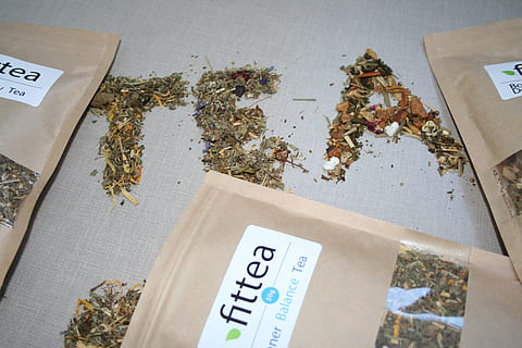 tee, beure, benestar, a l'interior, text, menjar i beguda, cap gent, menjar, vista d’angle alt, natura morta, guió occidental, comunicació, frescor, paper, marisc, taula, primer pla, salut i medicina, nombre, planta, negocis, naturalesa, elecció, 2K, CC0, domini públic, lliure de regalies