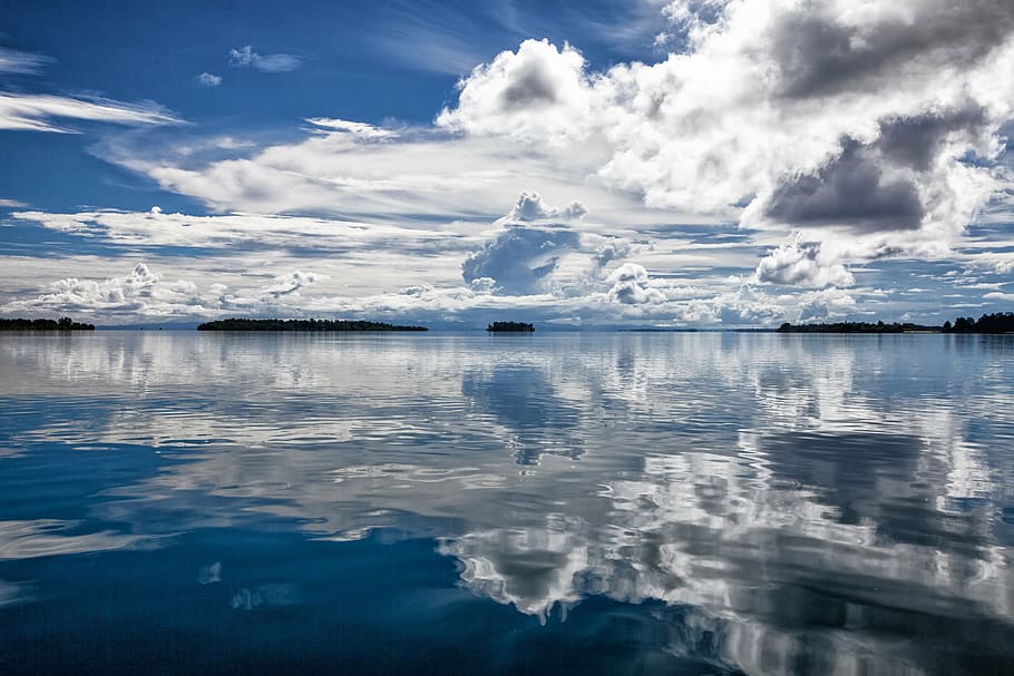 cos, aigua, núvols, nit, mar tropical, núvol, reflexió, blau, kojima, illes widi, illes halmahera, indonèsia, cel, núvol - cel, llac, cap gent, a l'aire lliure, naturalesa, escena tranquil·la, davant del mar, tranquil·litat, bellesa a la natura, mar, escenics - natura, dia, idíl·lic, escena no urbana, remot, iceberg, 5K