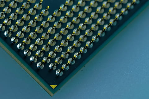 cpu, processor, makro, pen, pin, computer, elektronik, databehandling, chip, bestyrelse, kredsløb, pc, kontrolcenter, tilslutninger, Elektroteknik, komponent, teknologi, spor, data, elektrisk, komponenter, lommeregner, software, tæt, slot, blå, ingen mennesker, tæt på, indendørs, dag, høj vinkel visning, stilleben, i en række, bord, gentagelse, grøn farve, mønster, studio skud, stor gruppe af objekter, smykker, natur, side om side, luksus, farvet baggrund, overflod, turkisfarvet, personlige tilbehør, 1080P, CC0, offentligt domæne, royaltyfrie