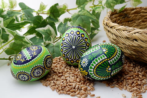 sorbian easter eggs, easter eggs, easter egg, easter decoration, wax technique, happy easter, spring, painted eggs, customs, colorful, sorbian easter egg, easter decorations, easter decor, chicken eggs, colorful easter eggs, food, food and drink, green color, plant, no people, still life, close-up, egg, pattern, indoors, plant part, easter, leaf, basket, nature, decoration, art and craft, freshness, 4K, CC0, public domain, royalty free