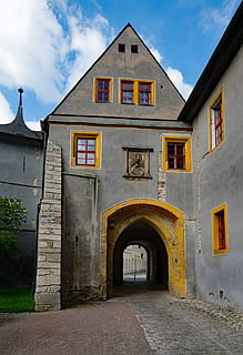 Stadtschloss, Weimar, Thüringen, Deutschland, stadtschloss, Weimar, Thüringen Deutschland, alte Stadt, altes Gebäude, Sehenswürdigkeiten, Kultur, Kunst, Gebäude, Geschichte, Schloss, die Architektur, Europa, alt, Gebäudehülle, gebaute Struktur, mittelalterlich, draußen, Stadt, Dorf, Straße, uralt, berühmter Platz, Haus, Tür, keine Leute, Bogen, Himmel, wolke - himmel, Tag, Wohngegend, Natur, Eingang, Fenster, Religion, Stadt, Anbetungsstätte, 5K, CC0, gemeinfrei, lizenzfrei