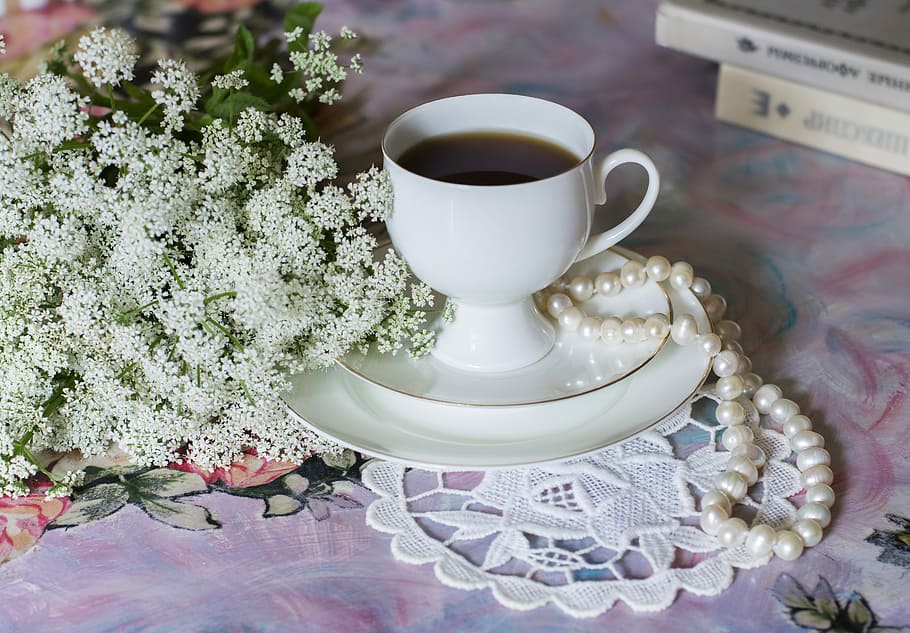tekopp, svart, væske, innsiden, drikke, te, kaffe, perler, tallerken, krus, servise, kopp, mat og Drikke, forfriskning, blomst, te - varm drikke, bord, blomstrende plante, varm drikke, hvit farge, anlegg, friskhet, ingen folk, keramikk, kaffe kopp, blomstermønster, 5K