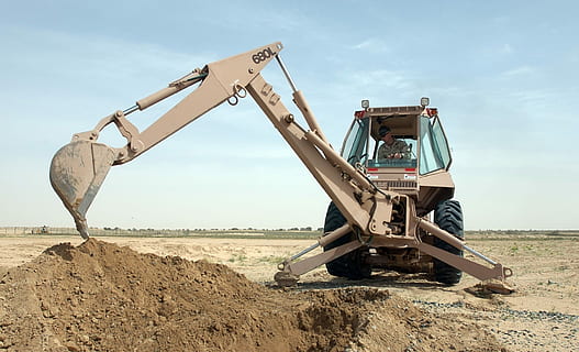 excavatrice, champ, creusement, sol, équipement, lourd, pelle rétrocaveuse, machine, construction, scoop, bâtiment, industriel, la construction, jaune, travail, machinerie, excavateur, en plein air, développement, journée, ciel, personne, la pompe à huile, industrie de construction, industrie, machines de construction, terrassement, terre, la nature, transport, mode de transport, saleté, chantier de construction, paysage, exploitation minière, véhicule terrestre, route, bulldozer, carrière, équipement industriel, équipement de construction, 1080P, CC0, domaine public, libre de droits