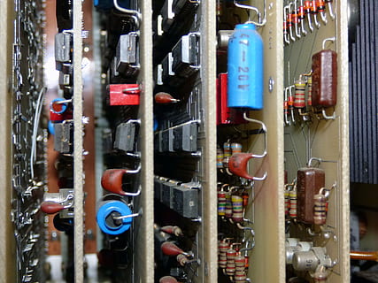 elektronik, bilgisayar, direnç, entegre devre, Conio, teknoloji, bilgisayarlar, ekipman, elektronik ekipman, o, bilgisayar donanımı, bileşenler, varyasyon, seçim, içeriye, üst üste, insansız, büyük nesne grubu, yiyecek ve içecek, bolluk, sanayi, çok renkli, şişe, konteyner, kapatmak, içki, iş, alkol, yakıt ve enerji üretimi, yiyecek ve içecek endüstrisi, sipariş, 4K, CC0, kamu malı, telif ücretsiz