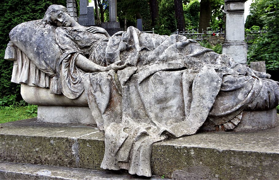 kvinde, chaiselong, beton, statue, grav, monument, sten-, død, kirkegård, mindesmærke, gammel, gravsten, begravelse, Lviv, ukraine, skulptur, Kunst og håndværk, repræsentation, menneskelig repræsentation, kreativitet, håndværk, dag, mandlig lighed, ingen mennesker, træ, arkitektur, solid, plante, parkere, natur, park - mand skabt plads, stenmateriale, historie, udendørs, 4K
