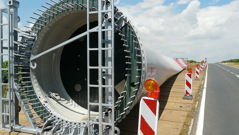 technologijos, vėjo malūnų sparnai, transporto, surinkimas, vėjo energija, architektūra, industrija, oro transporto priemonė, transportavimas, pastatyta struktūra, kelionė, kelias, debesis - dangus, lėktuvas, dieną, transporto būdas, dangus, komercinis lėktuvas, pastato išorė, inžinerija, oro uostą, kosmoso pramonė, pobūdį, metalo, reaktyvinis variklis, 2K