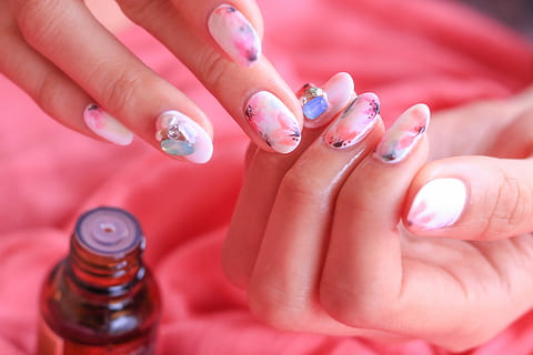 Nahansicht, Fotografie, Mensch, Nagel, Nagelkunst, Nahaufnahme Fotografie, Kunst, Maniküre, Fingernagel, menschliche Hand, Frau, Beauty-Produkt, menschlicher Finger, Nagelpolitur, Schönheit, Körperpflege, Frauen, Schönheitsbehandlung, Menschen, Beauty Spa, Nagelstudio, Spa-Behandlung, menschliches Körperteil, pinke Farbe, Körperteil, Mode, Hand, Finger, Erwachsene, eine Person, Nagel Kunst, Lebensstile, Fingernägel malen, Luxus, schöne Frau, aufwendig, 1080P, CC0, gemeinfrei, lizenzfrei