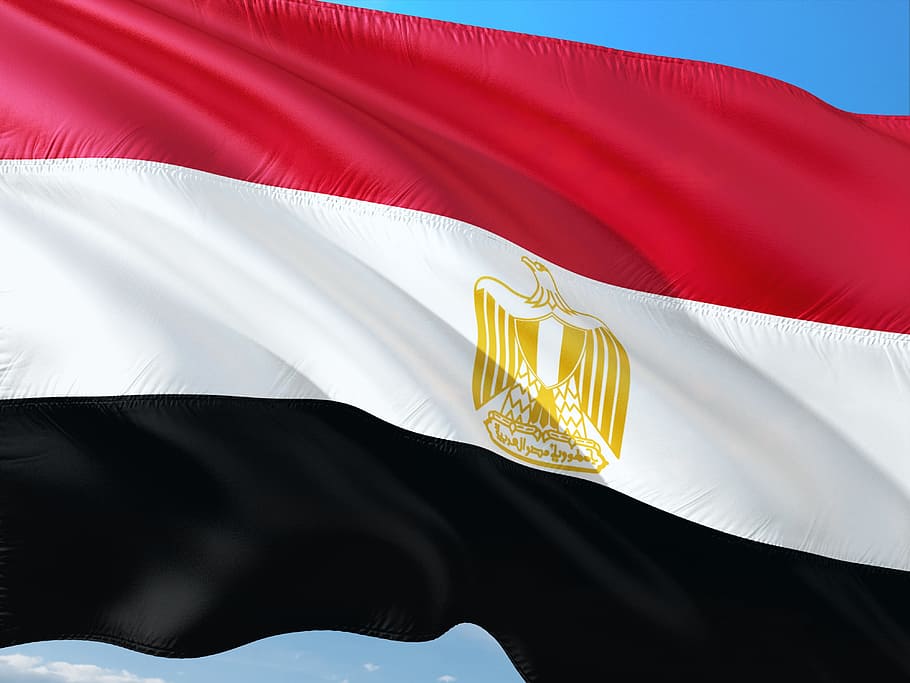 international, flag, egypten, rød, hvid farve, tæt på, gul, tekstil, ingen mennesker, udendørs, transportmidler, transportform, sollys, dag, tøj, glas - materiale, natur, miljø, guldfarvet, rejse, luksus, 4K