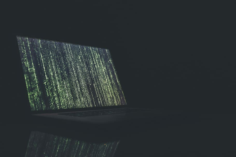 sort, grå, bærbar computer, vendt, sort bærbar computer, bærbar, macbook, skærm, matrix, mørk, ingen mennesker, kopiere plads, indendørs, grøn farve, natur, studio skud, arkitektur, sort baggrund, tæt på, træ - materiale, stor gruppe af objekter, bygget struktur, mørkt rum, mønster, vindue, stak, dag, 5K