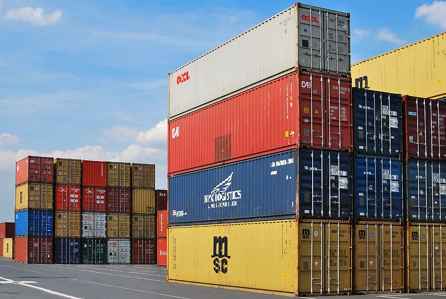 pile, conteneur de fret, nuageux, bleu, ciel, jour, ciel bleu, Dock, récipient, exportation, cargaison, fret, livraison, commercial, Commerce, importation, chargement, espace de rangement, Distribution, exporté, expédition, boîte, des biens, Port, industrie, transport de fret, transport, quai commercial, jetée, architecture, affaires, empiler, entrepôt, la nature, bâtiment, mode de transport, chambre domestique, personne, en plein air, boîte - conteneur, 2K