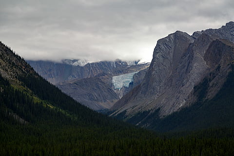 rockhills om dagen, bjerg, Skov, træ, Sky, tåge, gletscher, dal, canyon, jaspis, bjergkæde, miljø, scenics - natur, sky - himmel, landskab, himmel, skønhed i naturen, jord, natur, plante, klippe, solid, rejsemål, rolig scene, rejse, rock-objekt, ingen mennesker, nåletræ, fyrretræ, udendørs, bjergtop, fyrreskov, formation, 5K, CC0, offentligt domæne, royaltyfrie