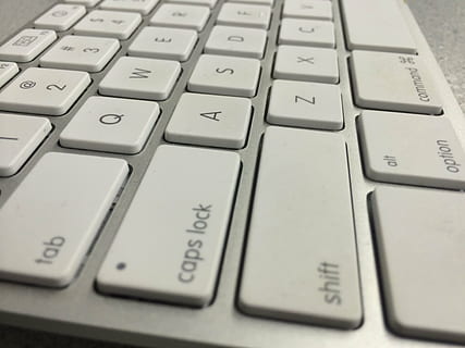 computer, mac, æble, teknologi, mac computer, bærbar, overvåge, desktop, computerudstyr, tastatur, computer tastatur, meddelelse, computer del, tekst, forbindelse, tæt på, brev, computer nøgle, ingen mennesker, trådløs teknologi, indendørs, vestlige script, alfabet, fuld ramme, baggrunde, trykknap, 2K, CC0, offentligt domæne, royaltyfrie
