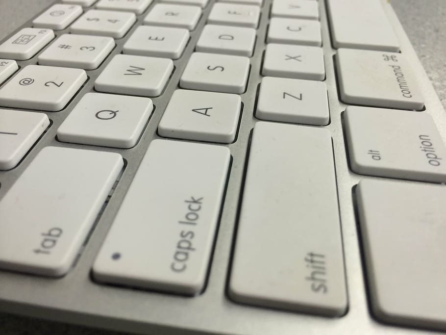computer, Mac, Mela, tecnologia, computer mac, il computer portatile, tenere sotto controllo, del desktop, attrezzatura informatica, tastiera, tastiera del computer, comunicazione, parte del computer, testo, connessione, avvicinamento, lettera, tasto del computer, nessuno, tecnologia wireless, in casa, sceneggiatura occidentale, alfabeto, fotogramma intero, sfondi, premi il bottone, 2K