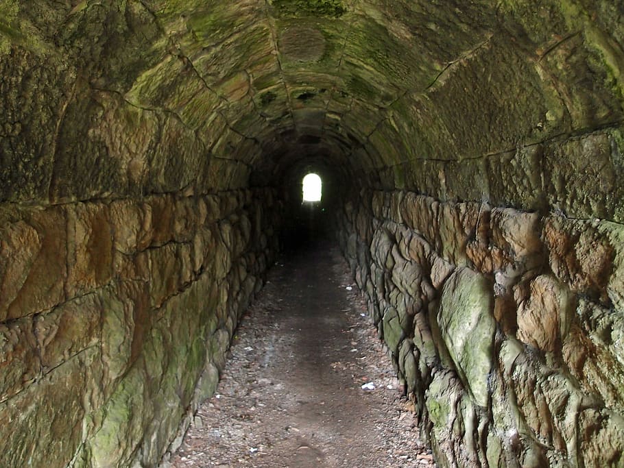 tunnel, luce, oscurità, luce, buio, architettura, corridoio, vecchio, arco, materiale lapideo, in casa, struttura costruita, direzione, la strada davanti, nessuno, storia, solido, portico, il passato, costruzione, caratteristica della parete, luce alla fine del tunnel, giorno, muro di pietra, prospettiva decrescente, rovinato, 2K
