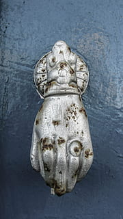knocker, senas, nerūdijantis, metalo, ranka, durys, įėjimas, Kipras, paralimni, menas ir amatai, Iš arti, kūrybiškumas, nėra žmonių, atstovavimas, skulptūra, amatų, vienas gyvūnas, žinduolių, drožyba - amatų gaminys, gyvūnų kūno dalis, stuburiniai, patalpose, vienas objektas, žmogaus atstovavimas, 4K, CC0, Viešasis domenas, nemokamai