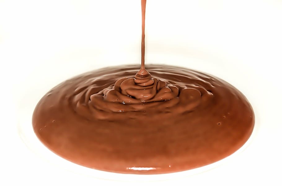 xocolata líquida, postres, pudding, dolços, menjar, plat dolç, la dolçor, dolç, tirar, líquid, esquitxades, abocament, primer pla, que flueix, menjar i beguda, xocolata, marró, a l'interior, menjar dolç, frescor, indulgència, moviment, aigua, temptació, tir de l'estudi, salsa de xocolata, cap gent, fusió, puresa, 4K