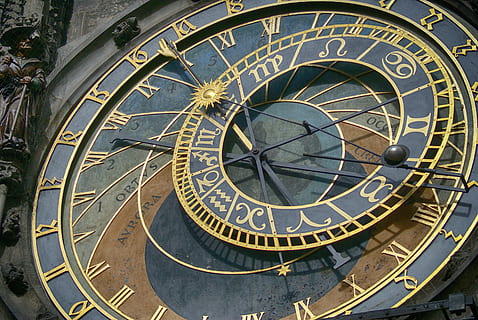 klokke, ekstern klokke, gammel klokke, klokke skjold, måling av tid, tid, klokke tips, timer, historie, antikk, monument, den gamle byen, Praha, roman tall, arkitektur, astronomisk klokke, klokketårn, rom, fortiden, astronomi, bygge eksteriør, astrologi tegn, urskive, gammel, reisemål, ingen folk, roman, bygget struktur, nærbilde, minuttviseren, utendørs, astrologi, utsmykkede, plass og astronomi, 4K
