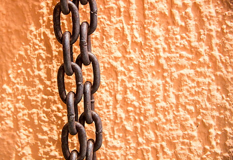 marró, acer, pesat, cadena de servei, cadena, cadena rovellada, òxid, fons taronja, fons, taronja, textura, groc, brillant, esclavitud, rab, dom, el propòsit del, barrera, alliberament, metall, cap gent, força, connexió, patró, rovellat, dia, protecció, funció de construcció de parets, marc complet, naturalesa, primer pla, color negre, seguretat, llum solar, a l'aire lliure, vermell, ferro, ornamentat, 4K, CC0, domini públic, lliure de regalies