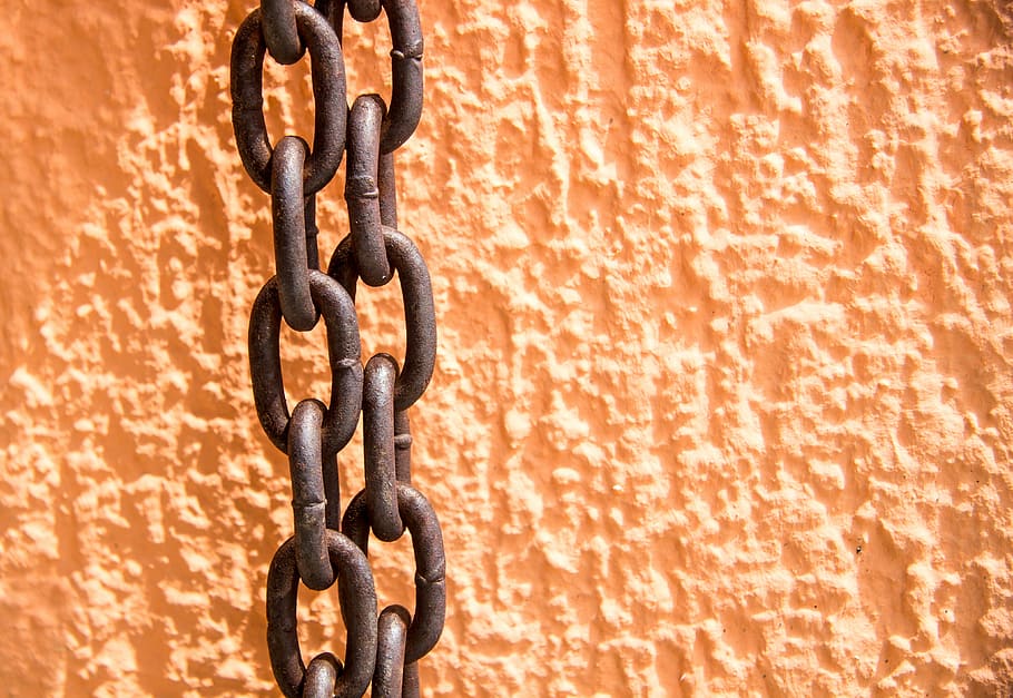marró, acer, pesat, cadena de servei, cadena, cadena rovellada, òxid, fons taronja, fons, taronja, textura, groc, brillant, esclavitud, rab, dom, el propòsit del, barrera, alliberament, metall, cap gent, força, connexió, patró, rovellat, dia, protecció, funció de construcció de parets, marc complet, naturalesa, primer pla, color negre, seguretat, llum solar, a l'aire lliure, vermell, ferro, ornamentat, 4K