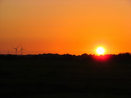 tramonto, sera, mulino a vento, Meclemburgo, ultimi bagliori, cielo, cielo serale, crepuscolo, abendstimmung, paesaggio, alberi, energia eolica, natura, prato, ambiente, bellezza nella natura, colore arancione, sole, scenics - natura, combustibile e produzione di energia, la tranquillità, silhouette, energia rinnovabile, scena tranquilla, campo, conservazione dell'ambiente, turbina eolica, terra, turbina, energia alternativa, nessuno, all'aperto, risorse sostenibili, luminosa, cielo romantico, 4K, CC0, dominio pubblico, privo di copyright