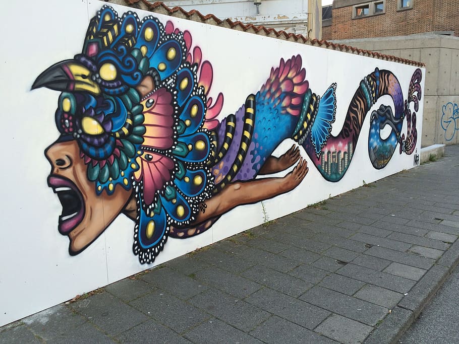 graffiti, grafit, paret, art mural, art i artesania, multicolor, creativitat, representació, funció de construcció de parets, dia, arquitectura, moda, una persona, estructura construïda, representació humana, semblança femenina, exterior de l'edifici, part del cos humà, sendera, a l'aire lliure, patró, pentinat, 2K