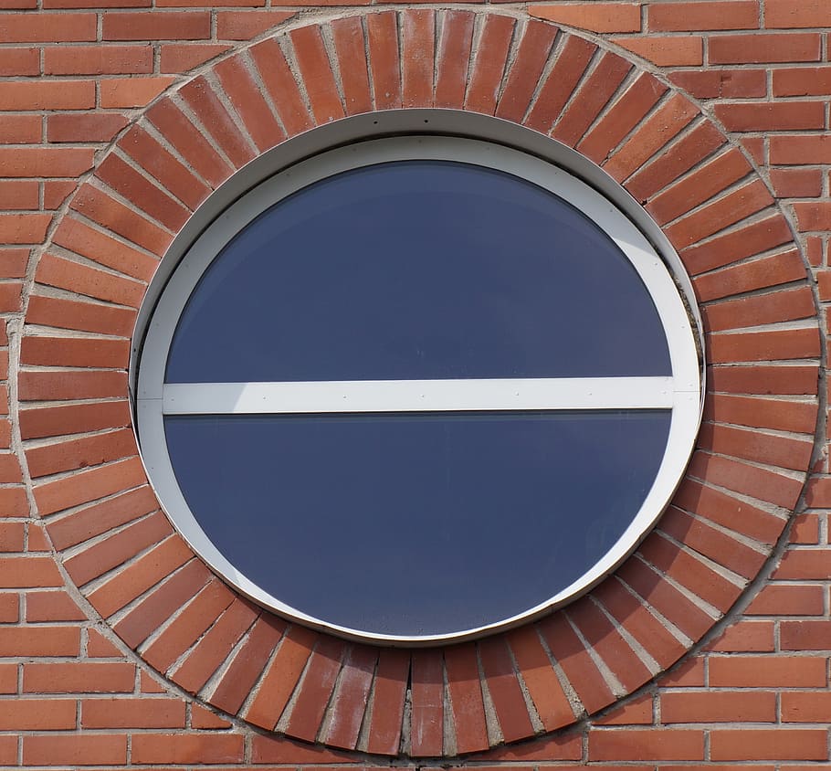 Fenster, Stier, panel, Kreis, die Architektur, Geometrische Figur, gestalten, Ziegelwand, Muster, keine Leute, gebaute Struktur, Backstein, Tag, Wandbau - Funktion, Design, Wand, Gebäudehülle, Hintergründe, braun, Vollbild, draußen, Blau, Flachwinkelansicht, 2K