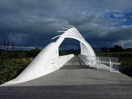 ponte, nuvens, temperamental, nuvem - céu, céu, natureza, árvore, movimento, animal, dia, arquitetura, cor branca, ninguém, plantar, estrutura construída, ao ar livre, conexão, temas animais, pássaro, agua, destinos de viagem, vertebrado, 4K, CC0, domínio público, royalty free