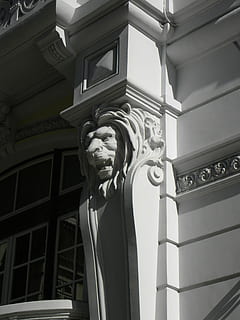 arhitectură, fereastră, structura, clădire, pilaștri, stonework, detaliu, construită, vedere unghiulară joasă, exteriorul clădirii, nici o persoana, sculptură, artă și sculptură, reprezentare, zi, reprezentare umană, statuie, ambarcațiune, creativitate, sculptură - produs de artizanat, în aer liber, asemănarea bărbaților, natură, istorie, bogat ornamentat, 4K, CC0, domeniu public, fără drepturi de autor