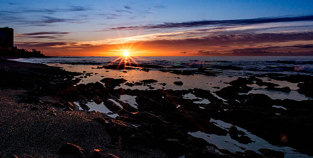 dageraad, wolken, hemel, zonsondergang, horizon, zee, ontwaken, output zon, dag, natuur, Spanje, Andalusië, strand, stilte, Malaga, morgen, zonsopgang landschap, calahonda, schemer, kustlijn, water, schoonheid in de natuur, scenics - natuur, land-, zon, kalmte, rustige scène, wolk - lucht, rots, zonlicht, rock - object, horizon over water, solide, geen mensen, buitenshuis, Lens flare, helder, 4K, CC0, publiek domein, royaltyvrij