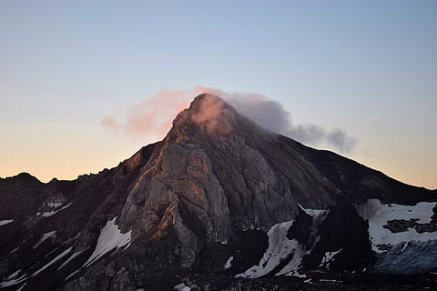 Serra, núvols, muntanya marró, schesaplana, muntanya, suisse, Austràlia, volcà, naturalesa, neu, paisatge, escenics, erupció, cim de muntanya, a l'aire lliure, cel, mt bromo, cràter volcànic, escenics - natura, bellesa a la natura, geologia, medi ambient, terra, escena no urbana, rock, fum - estructura física, geografia física, rock - object, sòlid, paisatge volcànic, cap gent, tranquil·litat, paisatge dramàtic, poder a la natura, formació, 5K, CC0, domini públic, lliure de regalies