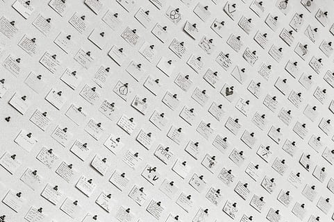 pubblicalo, bianca, appiccicoso, nota il lotto, Messaggio, message wall, arte, parete, Nota, pace, esso, inviare, fotogramma intero, sfondi, modello, ripetizione, nessuno, numero, avvicinamento, di fila, in casa, testo, struttura costruita, comunicazione, architettura, abbondanza, caratteristica della parete, astratto, design, Colore bianco, vista dall'alto, 4K, CC0, dominio pubblico, privo di copyright