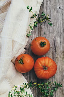 Pumpkins, ingredient, ingredients, orange, pumpkin, vegetable, tomato, food, freshness, wood - Material, organic, vegetarian Food, agriculture, nature, rustic, healthy Eating, table, red, food And Drink, indoors, high angle view, wellbeing, fruit, still life, orange color, plant, no people, directly above, spice, herb, ripe, 4K