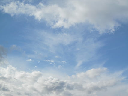 núvols, cel blau, blau, núvol, patró, blanc, cel, blau, patró de núvols, celestial, núvol, naturalesa, atmosfera, humor, temps, núvol - cel, bellesa a la natura, cel només, vista d’angle baix, escenics - natura, tranquil·litat, fons, cap gent, dia, cloudscape, Color blanc, medi ambient, escena tranquil·la, a l'aire lliure, idíl·lic, vent, meteorologia, netejar, 4K, CC0, domini públic, lliure de regalies