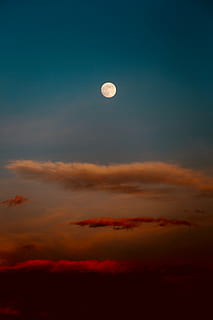 Weiß, rot, Blau, Himmel, Wolken, Mondmalerei, voll, Mond, warm, Sonnenuntergang, wolke - himmel, Nacht-, Platz, Schönheit in der Natur, keine Leute, Dämmerung, Vollmond, Natur, ruhige Szene, Szenen - Natur, Astronomie, Ruhe, Dramatischer Himmel, draußen, kopieren sie platz, Geometrische Figur, Wolkengebilde, planetarischer Mond, 5K, CC0, gemeinfrei, lizenzfrei