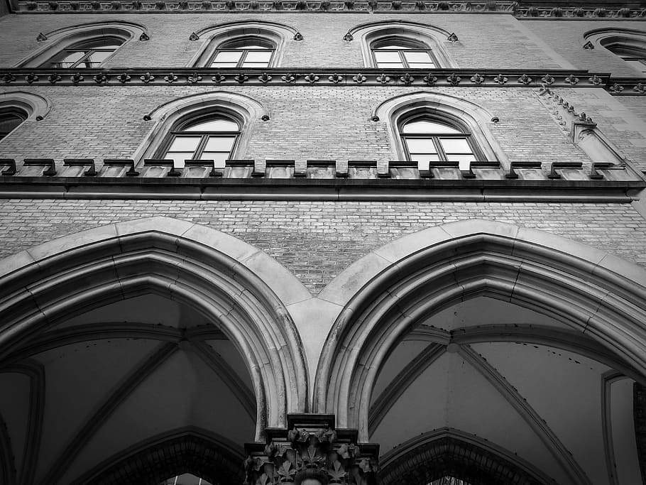 ciutat, art, referència, edifici, antic, arc, finestra arquejada, arquitectura, blanc i negre, catedral, Església, clàssic, columna, disseny, façana, històric, tir en angle baix, vell, religió, retro, escultura, pedra, paret de pedra, turisme, viatjar, vintage, paret, finestra, estructura construïda, vista d’angle baix, exterior de l'edifici, història, el passat, cap gent, dia, lloc de culte, creença, espiritualitat, destinacions de viatge, art i artesania, a l'aire lliure, ornamentat, columna arquitectònica, arquitectura i art, sostre, estil gòtic, 4K