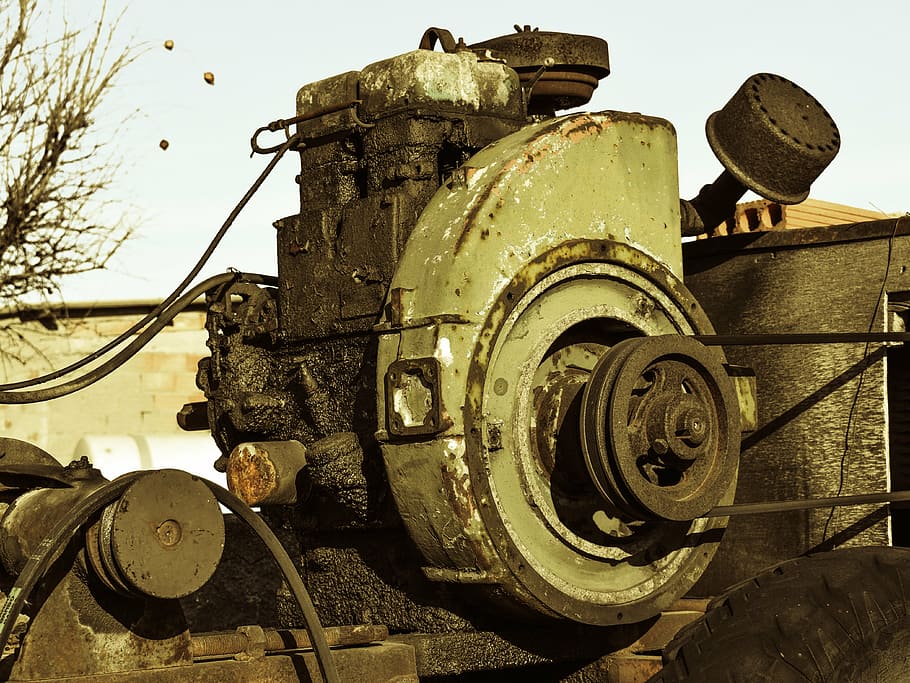 generador, vell, motor, poder, electricitat, antiguitat, enginyeria, transport, manera de transport, vehicle terrestre, naturalesa, dia, metall, abandonat, obsoleta, roda, maquinària agrícola, cel, cap gent, deteriorament, declivi, espatllat, maquinària, a l'aire lliure, aixafar, pneumàtic, 4K