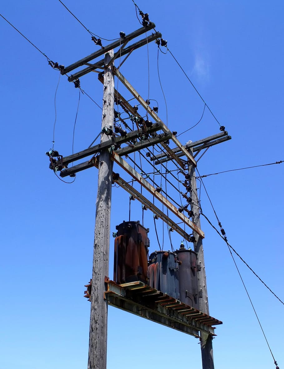 subestació, transformador, baixar, electricitat, poder, línia elèctrica, energia, subministrament, nacional, abandonat, cable, indústria, antic, blau, cel, vista d’angle baix, tecnologia, cel clar, naturalesa, dia, arquitectura, cap gent, connexió, estructura construïda, a l'aire lliure, Font d'alimentació, piló d’electricitat, vell, arruïnat, equips de construcció, 2K