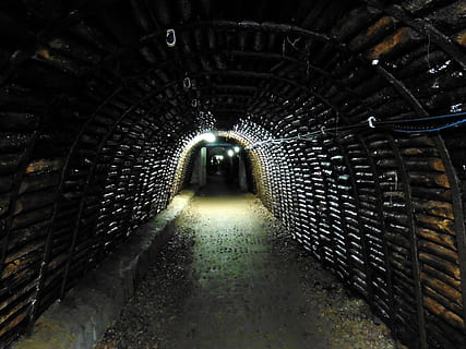 gris, marron, béton, tunnel, mien, l'exploitation minière à ciel ouvert, ma raison diable, souterrain, exploitation minière, Roche, la voie à suivre, architecture, direction, illuminé, cambre, à l'intérieur, structure construite, personne, matériel d'éclairage, la lumière au bout du tunnel, sentier, perspective décroissante, nuit, transport, lumière, vide, absence, métal, plafond, 4K, CC0, domaine public, libre de droits