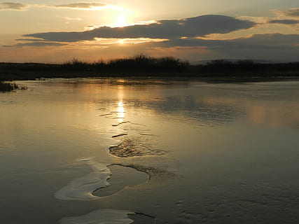 llac, posta de sol, reflexió, núvols, naturalesa, aigua, paisatge, tarda, tranquil·litat, bosc, cel, cos d'aigua, el primer gel, crack, bellesa a la natura, escenics - natura, escena tranquil·la, núvol - cel, color taronja, escena no urbana, cap gent, idíl·lic, silueta, arbre, platja, terra, 1080P, CC0, domini públic, lliure de regalies