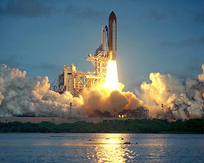 lançamento, nave espacial, dia, ônibus espacial atlantis, reflexão, agua, missão, astronautas, decolar, foguetes, espaçonave, céu, órbita, exploração, voar, nasa, natureza, ardente, fogo - fenômeno natural, fogo, arquitetura, foguete, nuvem - céu, fumaça - estrutura física, decolando, exploração espacial, ninguém, estrutura construída, acidentes e desastres, meio Ambiente, exterior do edifício, história, poluição do ar, poluição, 1080P, CC0, domínio público, royalty free