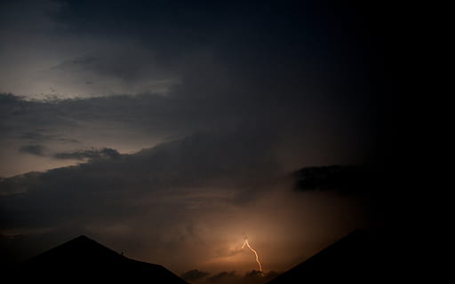 trovoada, relâmpago, nuvens, noite, clima, tempestade, céu, natureza, chuva, trovão, leve, greve, parafuso, atmosfera, nuvem - céu, beleza na natureza, silhueta, scenics - natureza, montanha, ninguém, Sombrio, meio Ambiente, ao ar livre, tranquilidade, cena tranquila, por do sol, céu dramático, idílico, poder na natureza, 4K, CC0, domínio público, royalty free