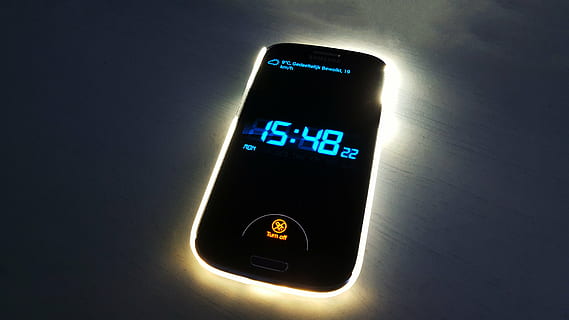 telefon, lys, fremtid, ur, sag, moderne, populær, meddelelse, vestlige script, indendørs, tekst, ingen mennesker, tæt på, belyst, skilt, teknologi, nummer, studio skud, kontrollere, sikkerhed, mørk, symbol, lys - naturligt fænomen, køretøj interiør, sort baggrund, digital display, murbygningsfunktion, 5K, CC0, offentligt domæne, royaltyfrie