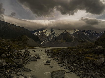 jord, lang, hvid, Sky, regn skyer, isdækkede, stenet, bjerge, flod, basen, dal, strøm, bjerg, skyet dag, landskab, New Zealand, Canterbury, Mount Cook National Park, mount cook, hooker valley, sky - himmel, vand, scenics - natur, skønhed i naturen, himmel, miljø, bjergkæde, natur, ingen mennesker, klippe, rolig scene, ikke-urbane scene, ro, rock-objekt, fjern, udendørs, flydende vand, 2K, CC0, offentligt domæne, royaltyfrie